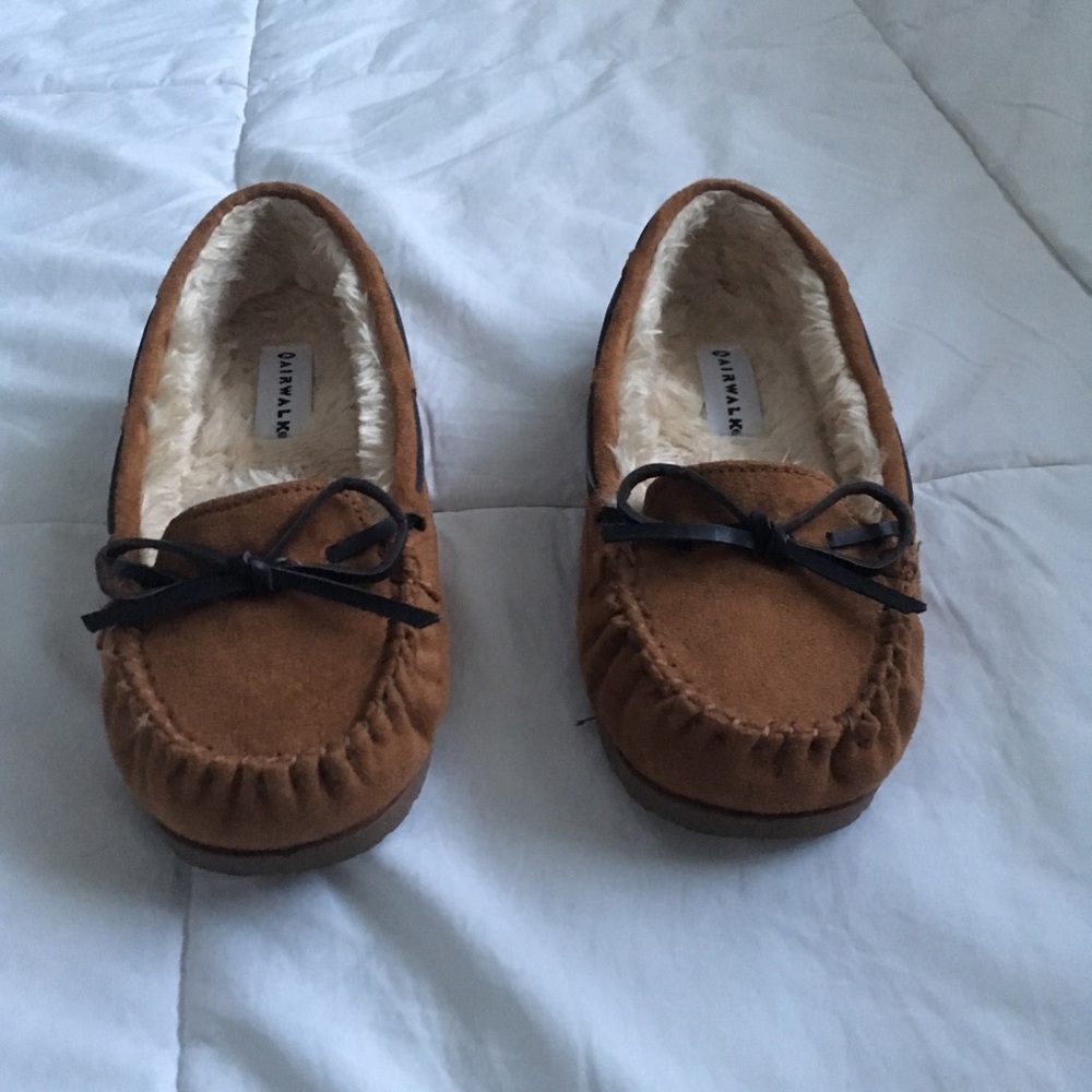 Airwalk Moccasin Slippers